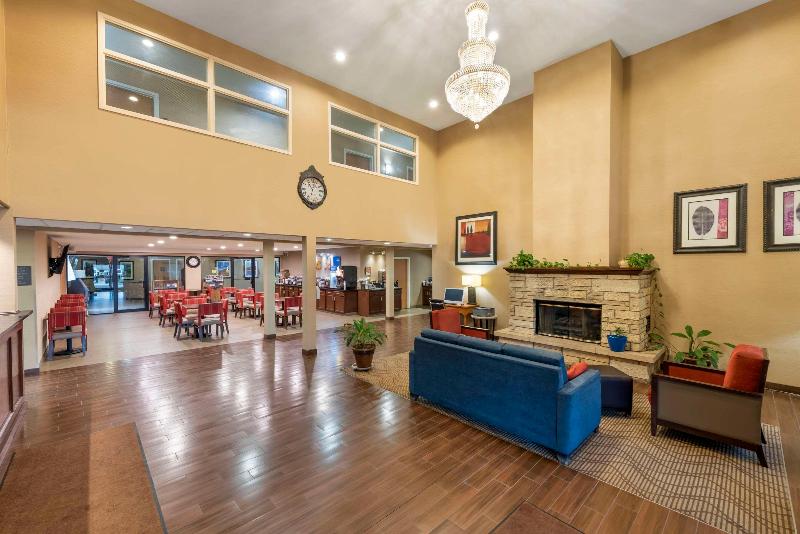Comfort Inn & Suites Black River Falls I-94 image