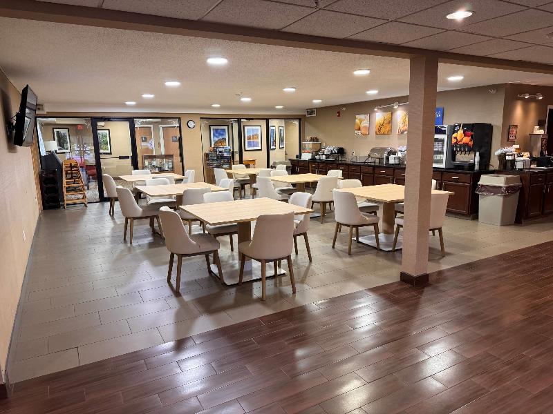 Comfort Inn & Suites Black River Falls I-94 image