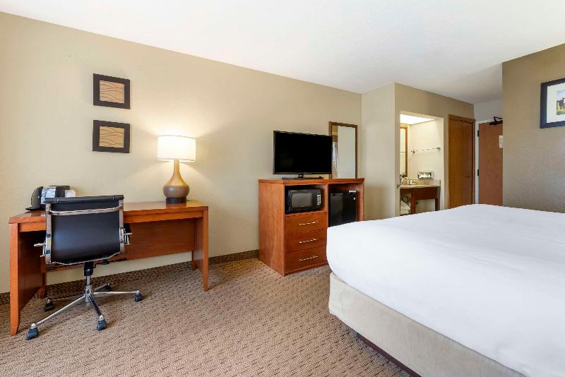 Comfort Inn & Suites Black River Falls I-94 image