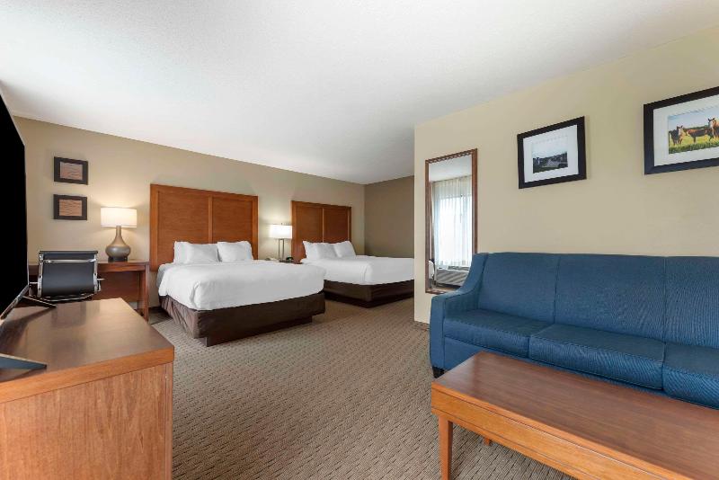 Comfort Inn & Suites Black River Falls I-94 image