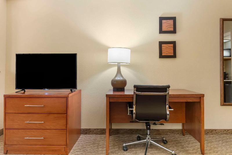 Comfort Inn & Suites Black River Falls I-94 image