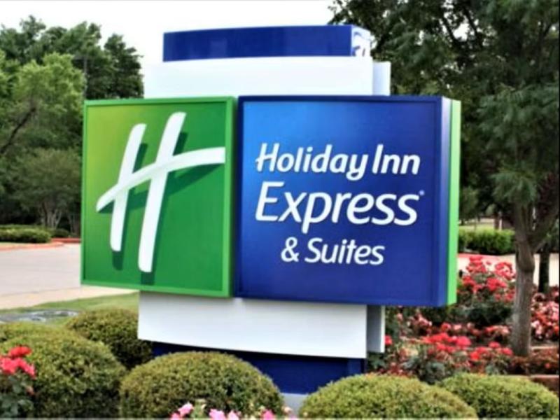 Holiday Inn Express & Suites Bridgeport image