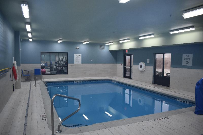 Holiday Inn Express & Suites Bridgeport image