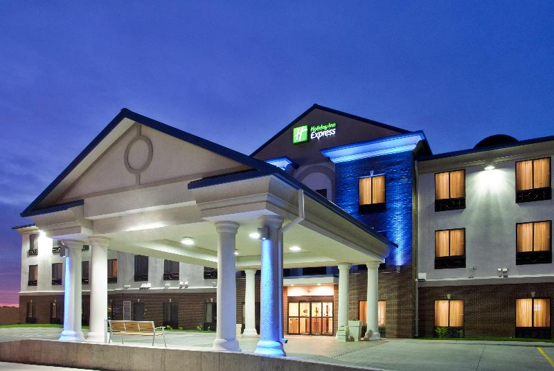 Holiday Inn Express & Suites Bridgeport image
