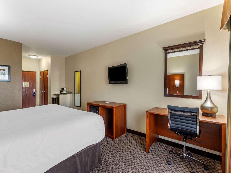 Comfort Inn & Suites image