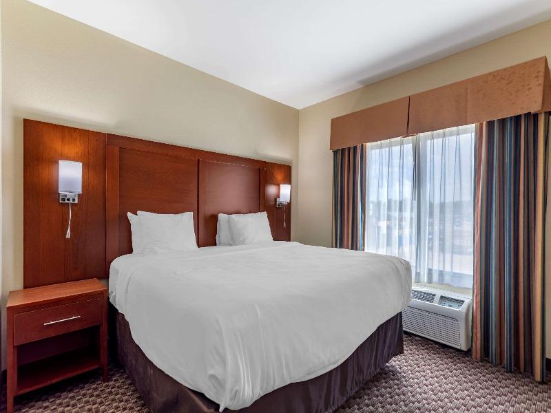 Comfort Inn & Suites image