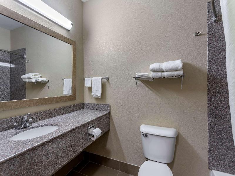Comfort Inn & Suites image