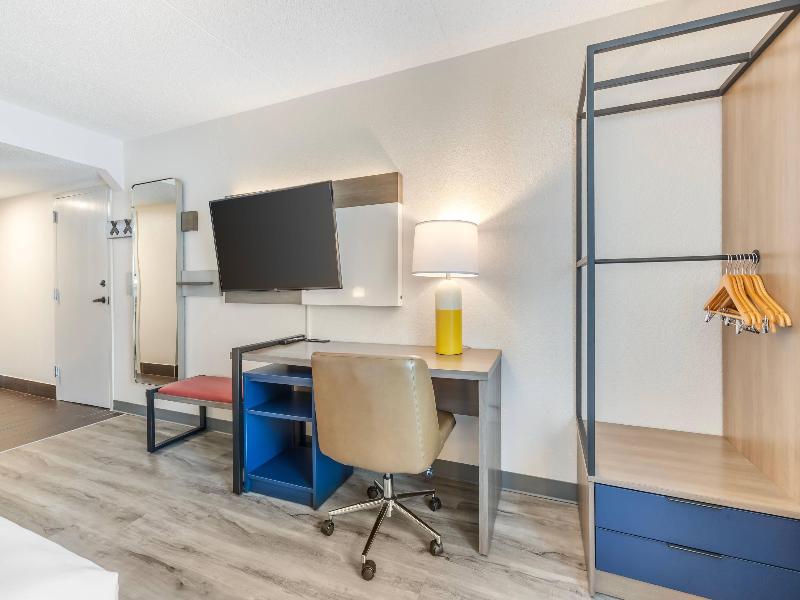 Comfort Inn & Suites Cookeville image