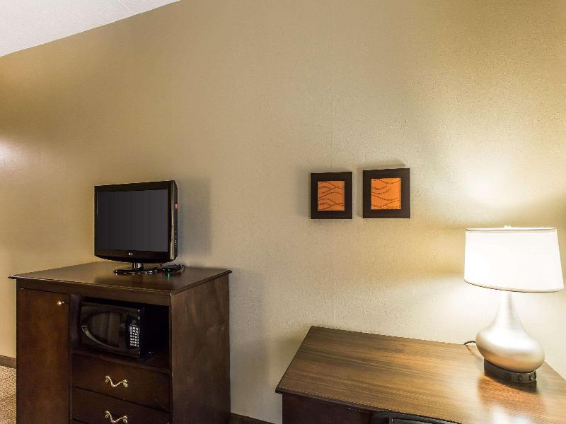 Comfort Inn & Suites Cookeville image