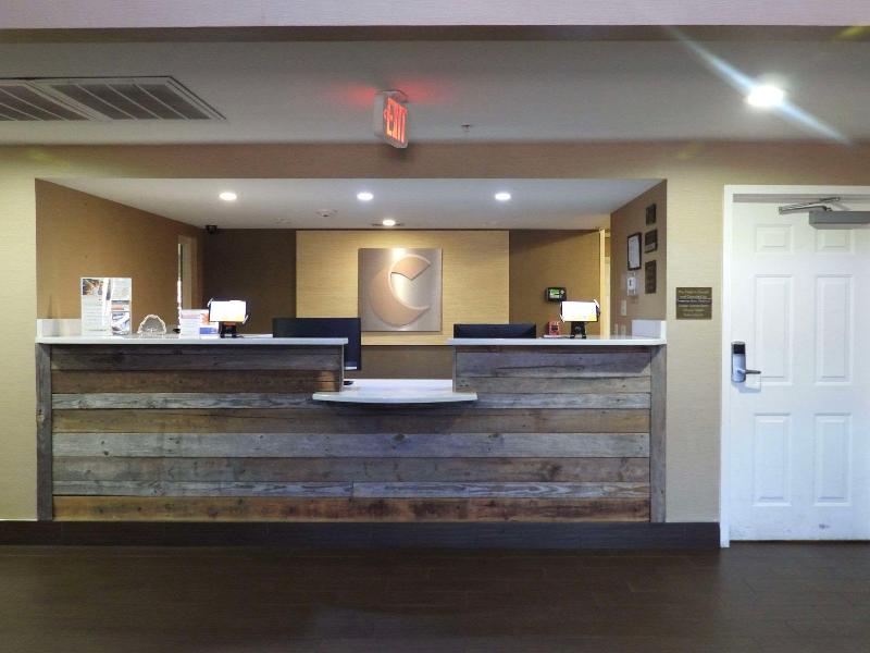 Comfort Suites North image