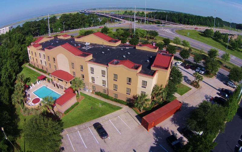 Comfort Suites Mobile East Bay image