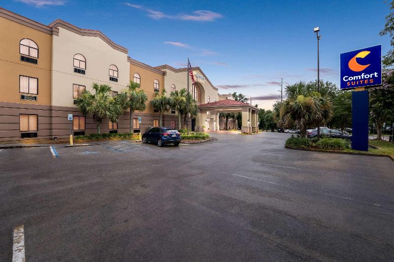 Comfort Suites Mobile East Bay image