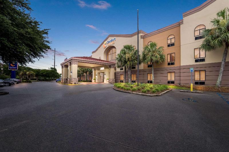 Comfort Suites Mobile East Bay image