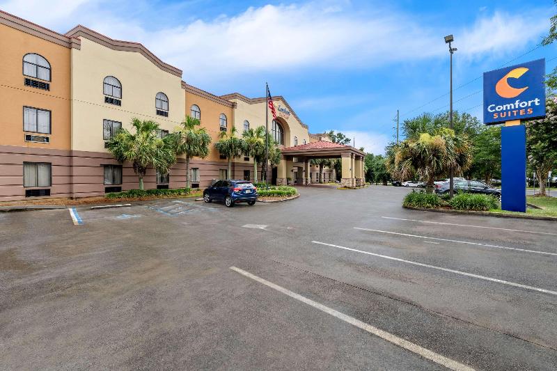 Comfort Suites Mobile East Bay image