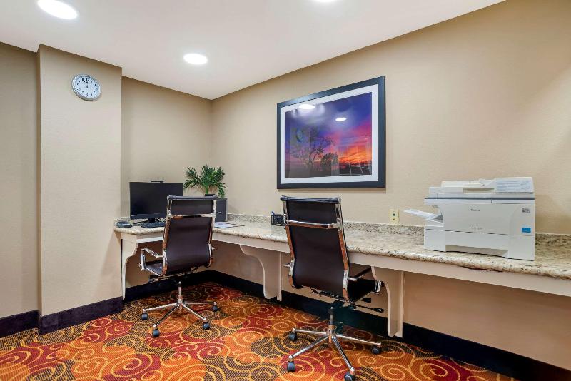 Comfort Suites Mobile East Bay image