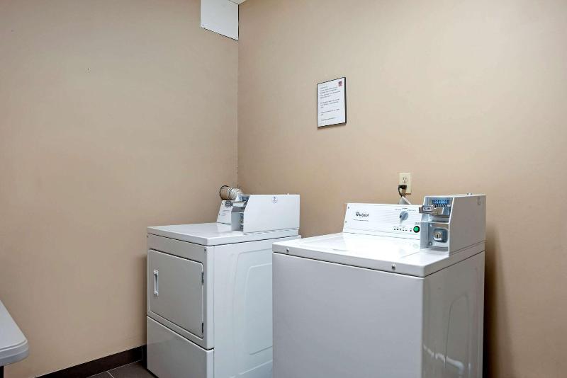 Comfort Suites Mobile East Bay image