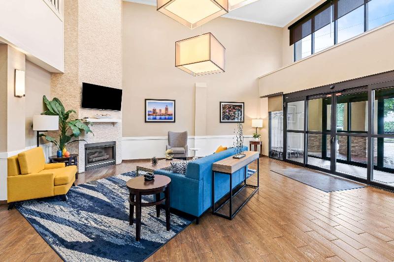 Comfort Suites Mobile East Bay image