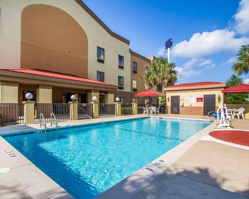 Comfort Suites Mobile East Bay image