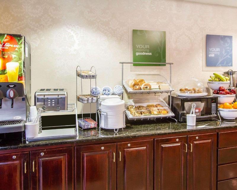 Comfort Suites Mobile East Bay image