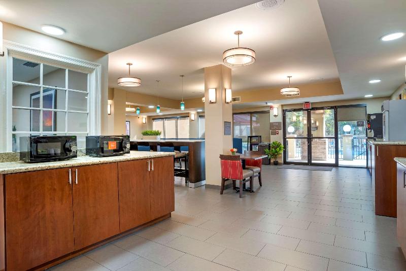 Comfort Suites Mobile East Bay image
