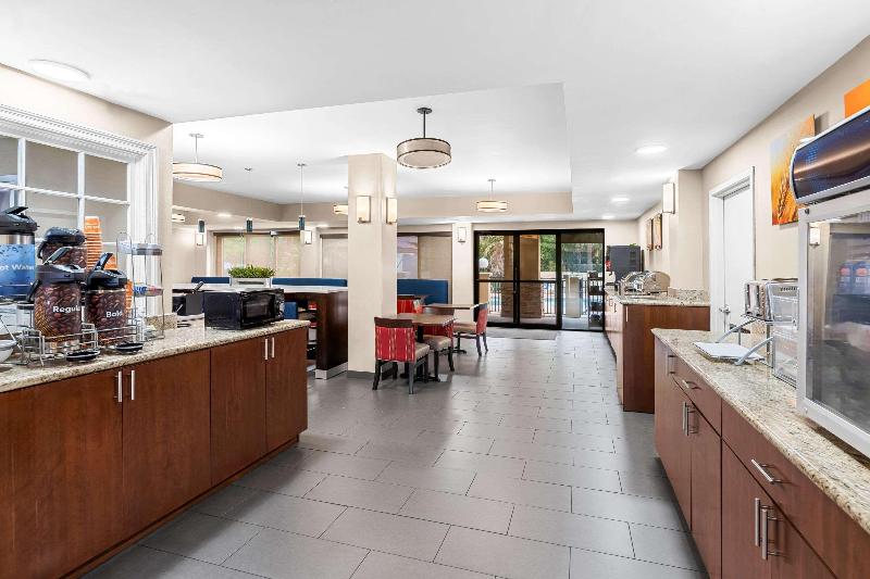 Comfort Suites Mobile East Bay image