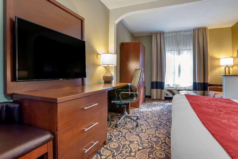 Comfort Suites Mobile East Bay image