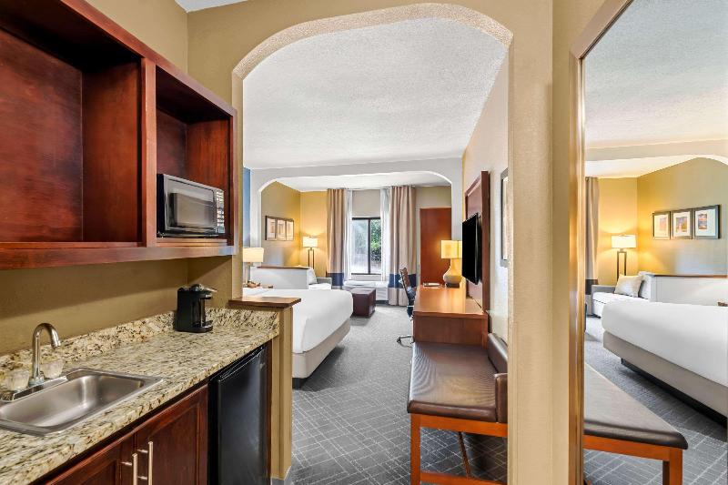 Comfort Suites Mobile East Bay image