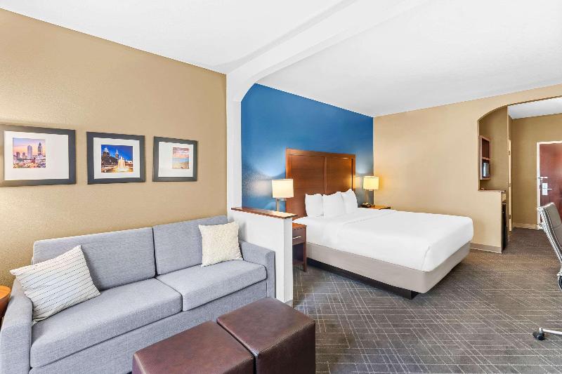 Comfort Suites Mobile East Bay image