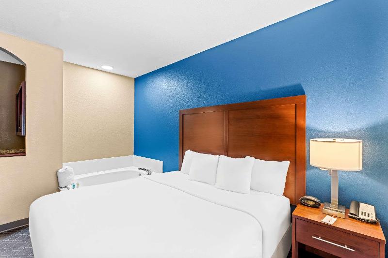 Comfort Suites Mobile East Bay image