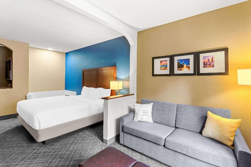 Comfort Suites Mobile East Bay image