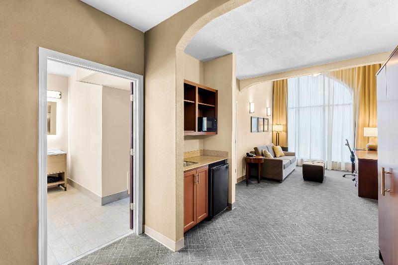 Comfort Suites Mobile East Bay image
