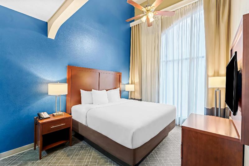 Comfort Suites Mobile East Bay image