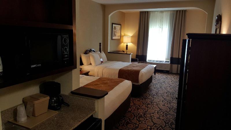 Comfort Suites Mobile East Bay image
