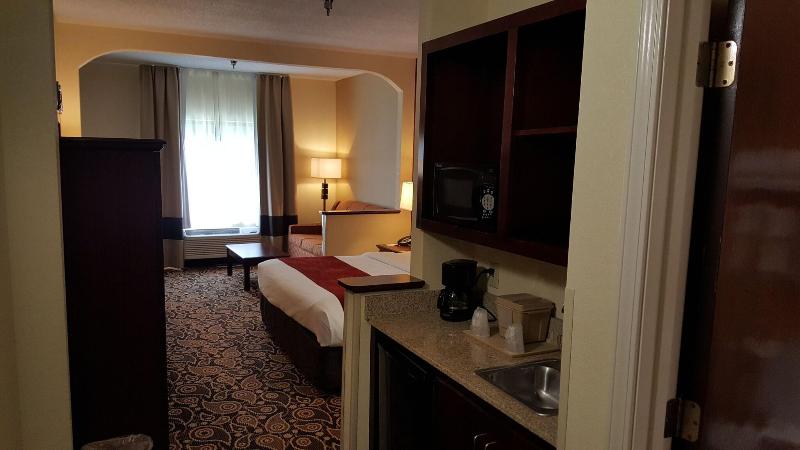 Comfort Suites Mobile East Bay image