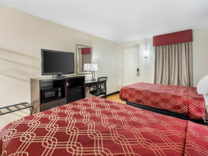 Econo Lodge Research Triangle Park image