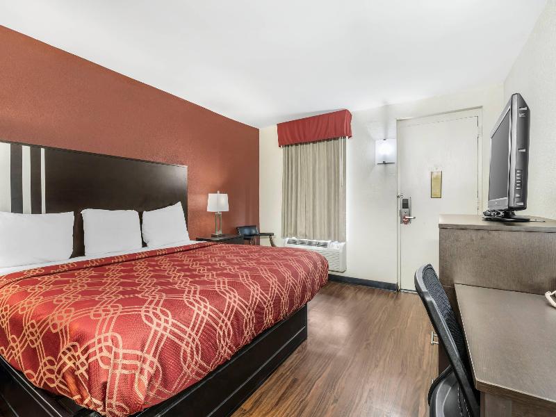 Econo Lodge Research Triangle Park image