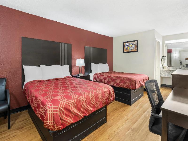 Econo Lodge Research Triangle Park image