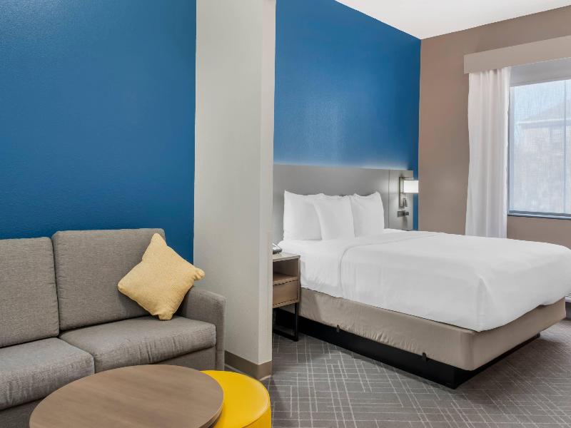 Comfort Inn & Suites I-10 Airport image