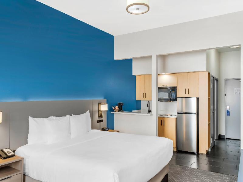 Comfort Inn & Suites I-10 Airport image