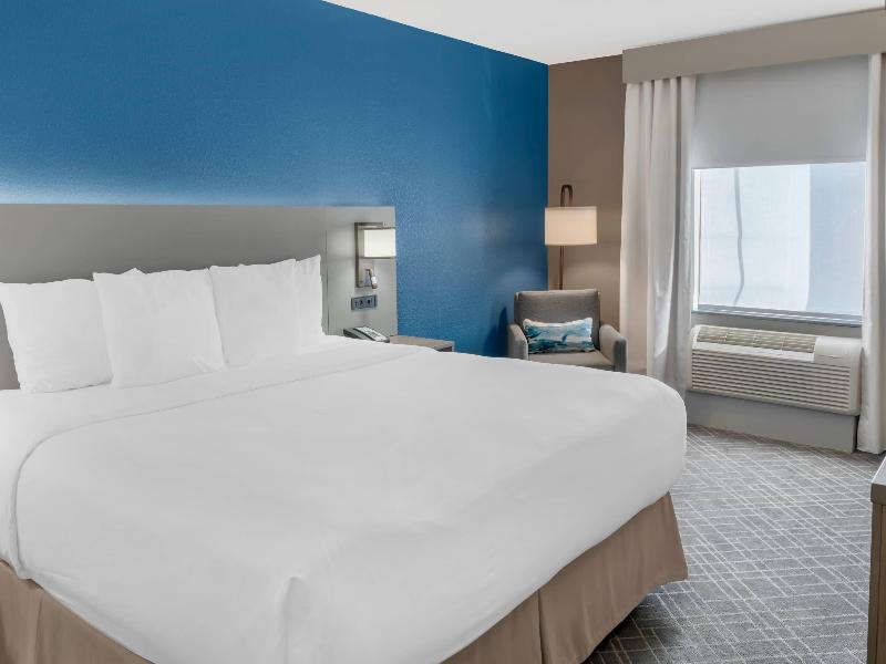 Comfort Inn & Suites I-10 Airport image