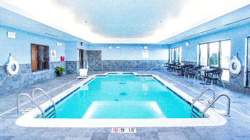 Holiday Inn Express Suites Elkton University Area image