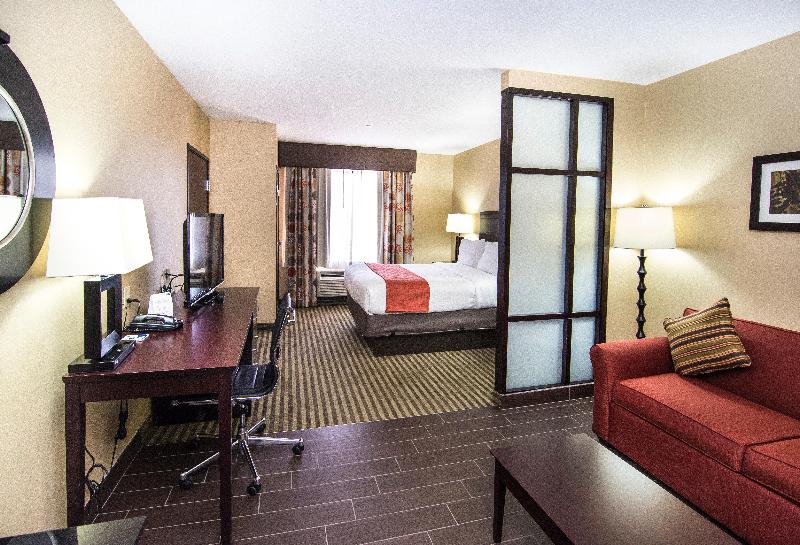 Holiday Inn Express Suites Elkton University Area photo 12