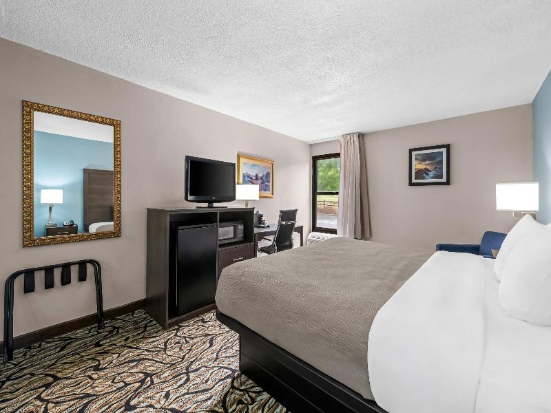 Quality Inn at the Park image