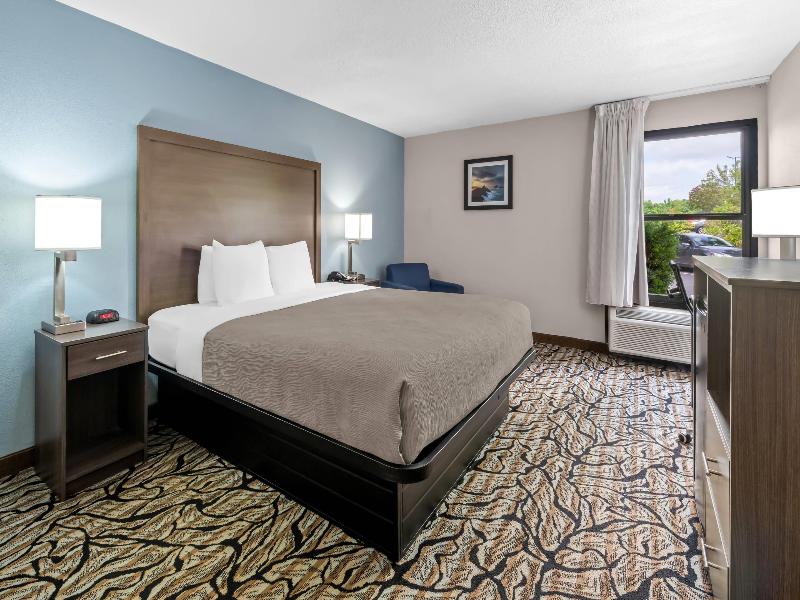 Quality Inn at the Park image