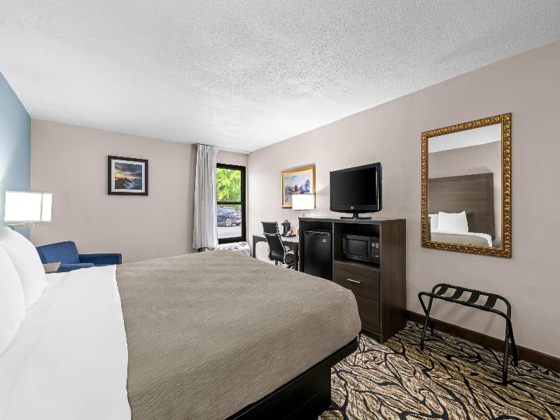Quality Inn at the Park image