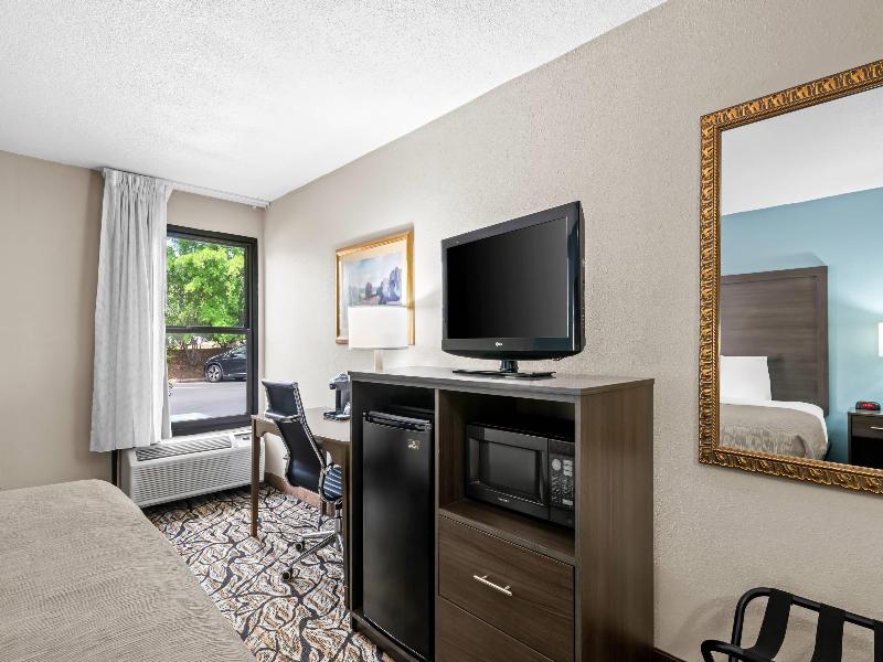 Quality Inn at the Park image