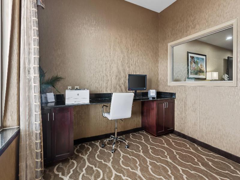 Comfort Suites Lake Worth image