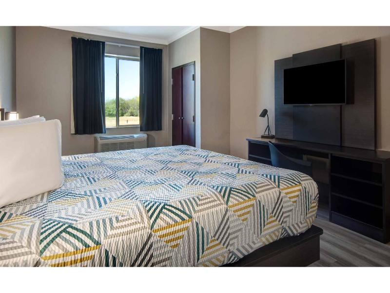 Motel 6 Fort Worth, TX – I-35 & I-20 image
