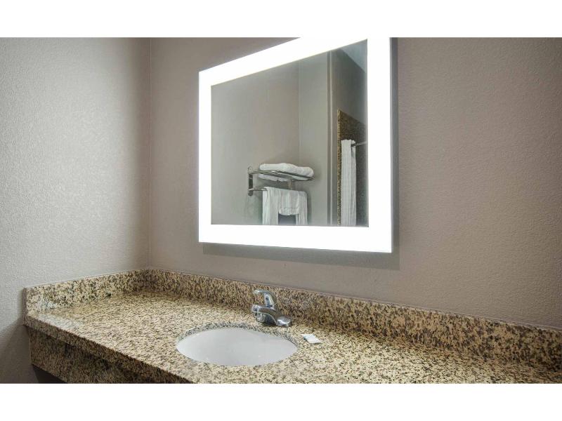 Motel 6 Fort Worth, TX – I-35 & I-20 image