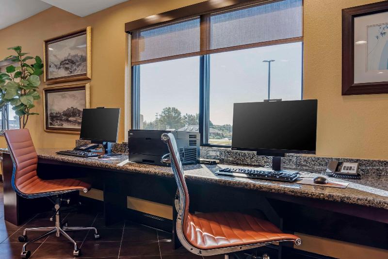 Comfort Suites Greenwood image